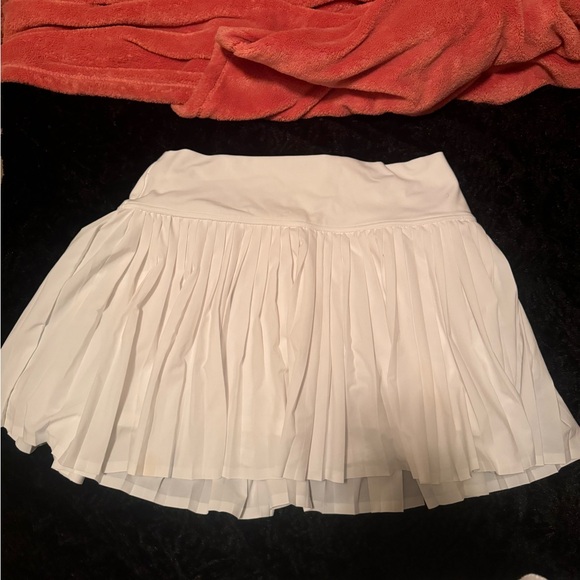aerie Dresses & Skirts - Elegant White Pleated Skirt